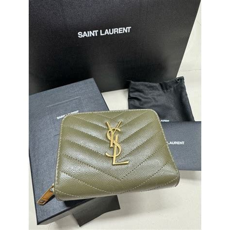 ysl พารากอน ชั้นไหน